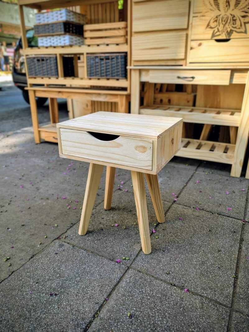 Mesa De Luz Con Cajon Y Patas Nordicas